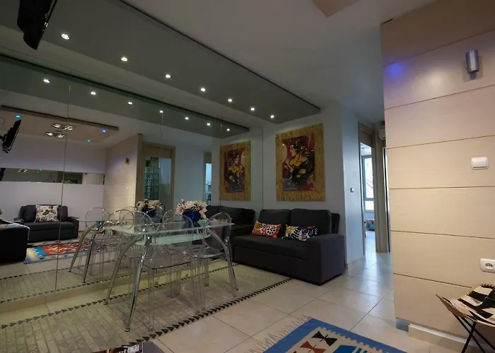 Luxury Cozy Large Apartment In The City Center